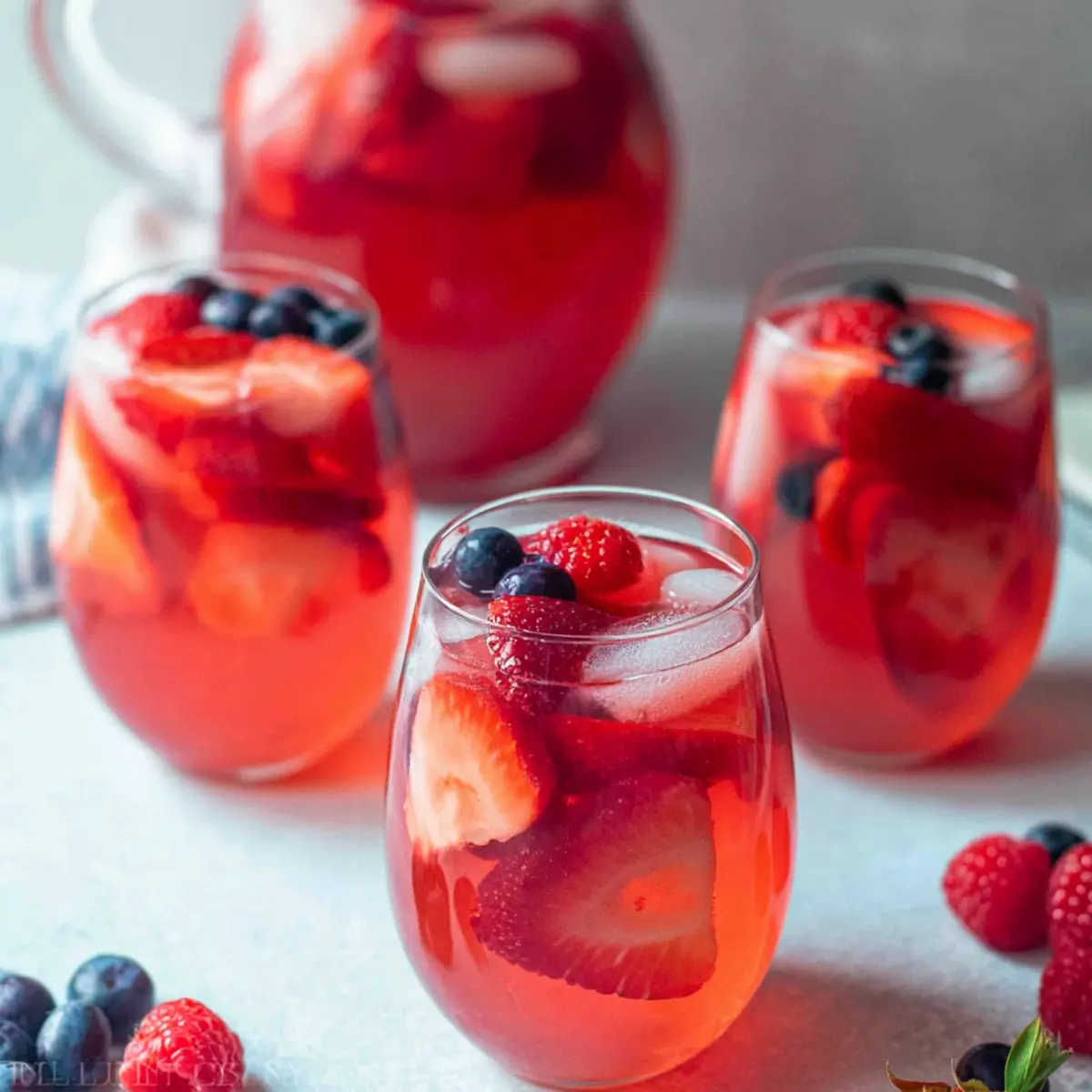Sangría de frutos rojos de verano